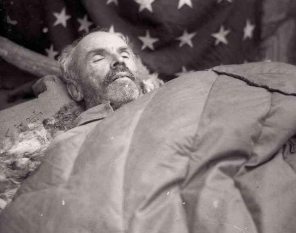 一直以来，对于白求恩，我们宣传的都是他如何高尚、如何伟大，但却很少有人知道，他为