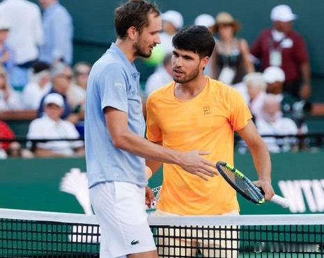 【梅德韦杰夫：我可能和辛纳阿卡差距不大某些方面甚至优于阿卡】“如果看这两场比赛