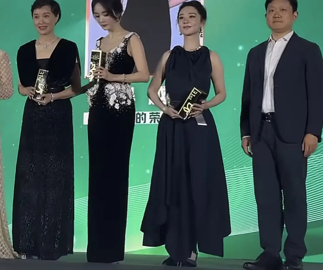 杨幂的身材比例还是太强大了