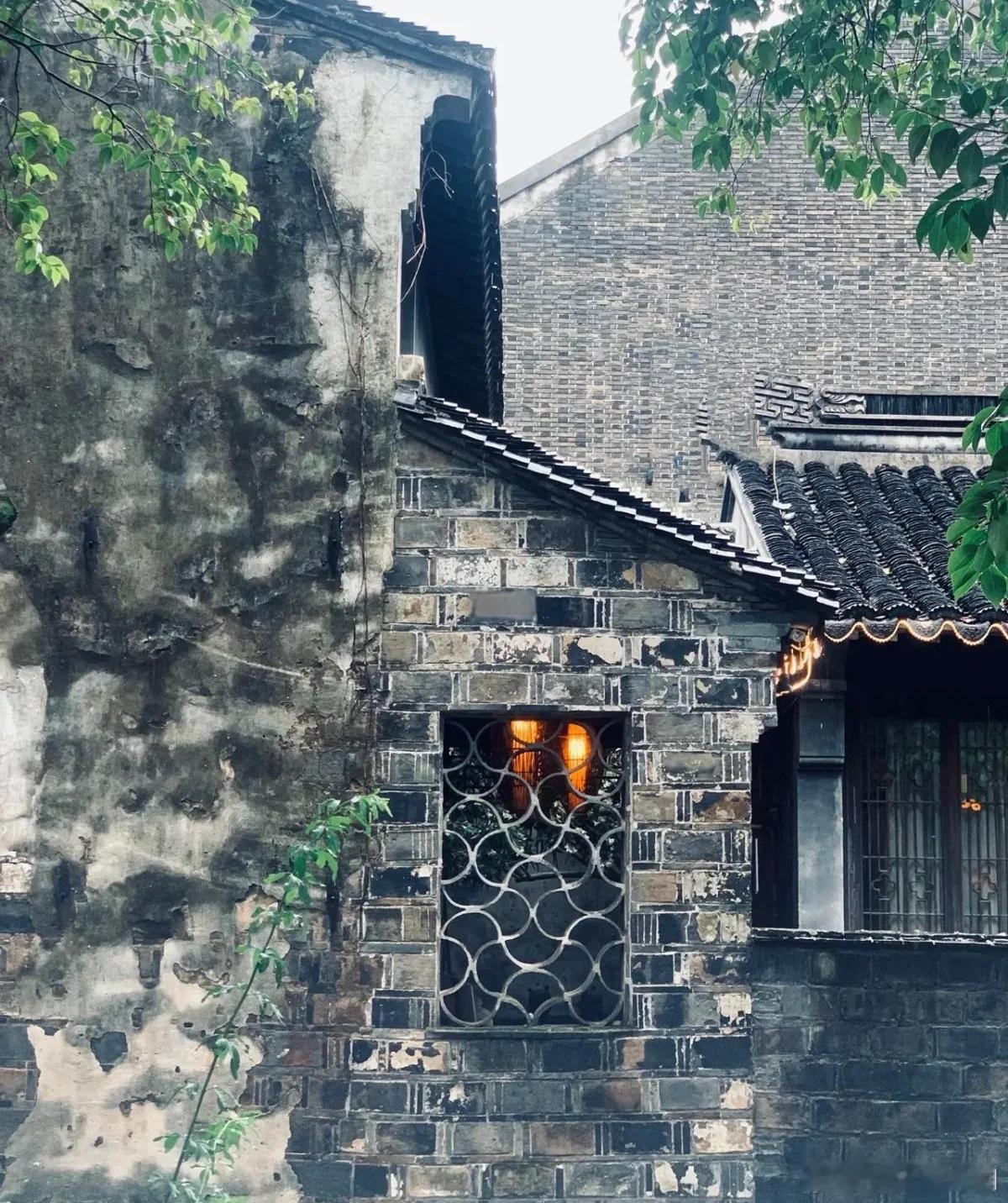 心里话真心待人不一定换来他人的真心，但决不能因此而放弃自己的本