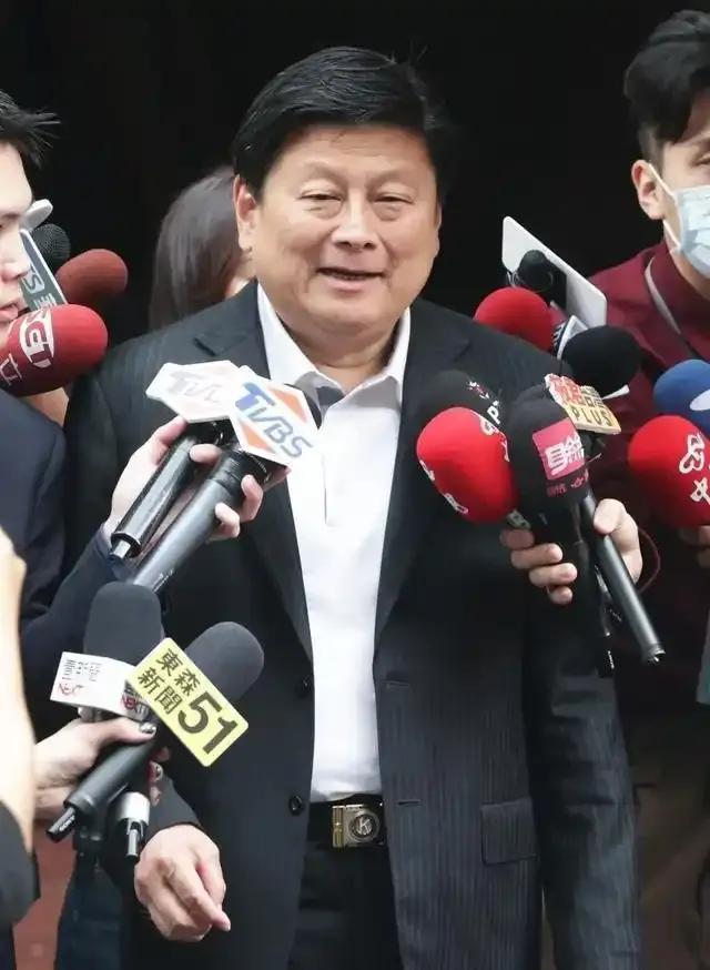 傅崐萁、赖士葆、丁学忠、黄健宾罢免案被否决。三人成功度过难关。其他人开票