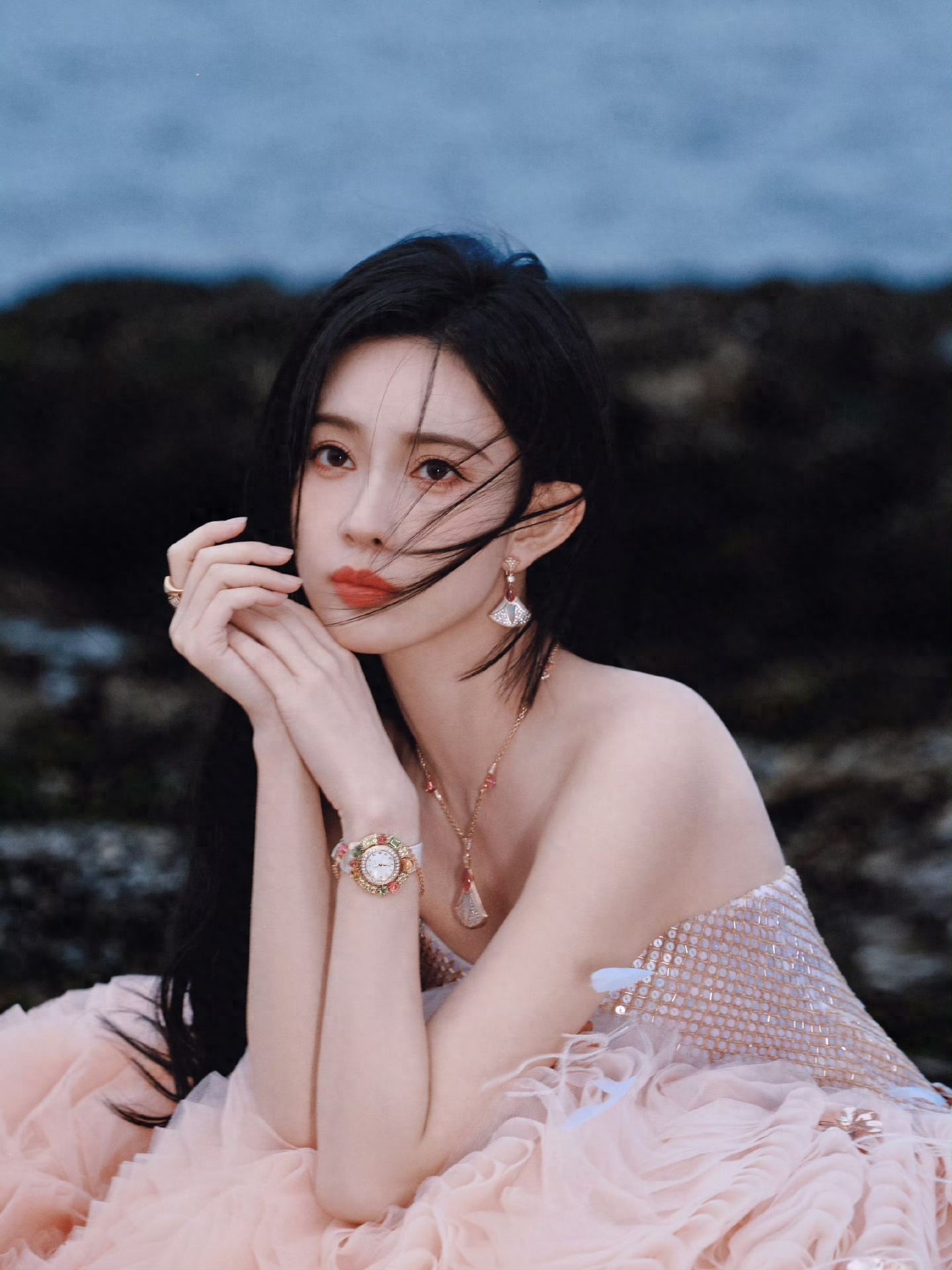 孟子义公主裙海边写真：优雅魅力，温柔甜美！