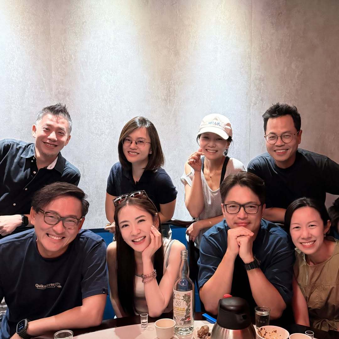 杨千霈po台大同学聚会和毕业旧照“我是最好看但又最幽默男人缘又最好的女生诶”​