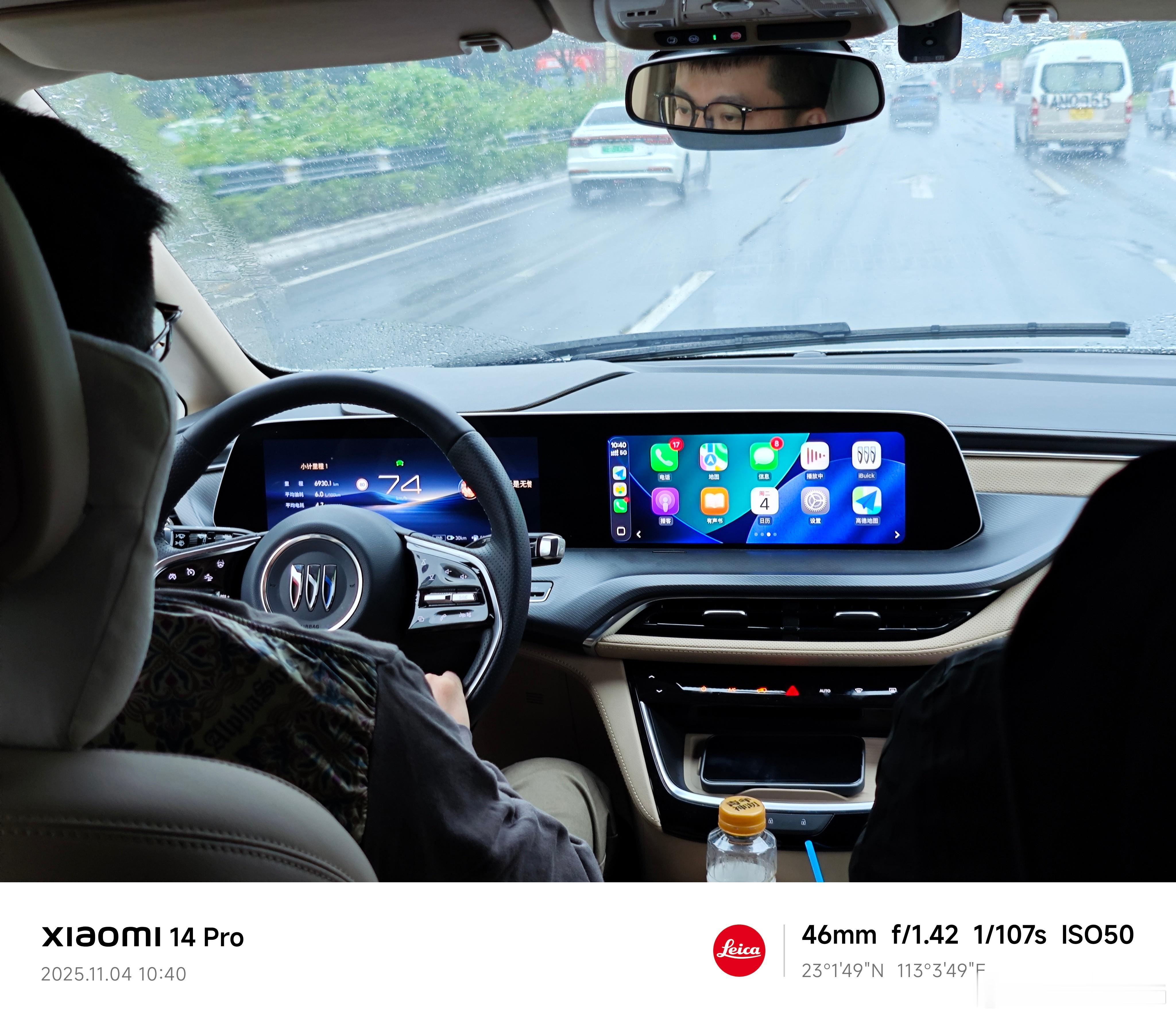 别克GL8陆尚纯电续航111公里，一般慢充两三个小时就满，有电体验会更好一些。我