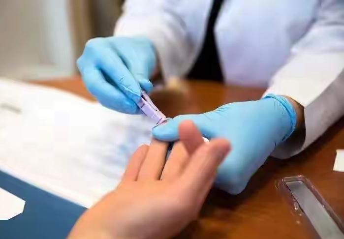 痛心！中国艾滋存活人数超美国，年轻化加剧，涉外输入漏洞该堵了！一组让人无比