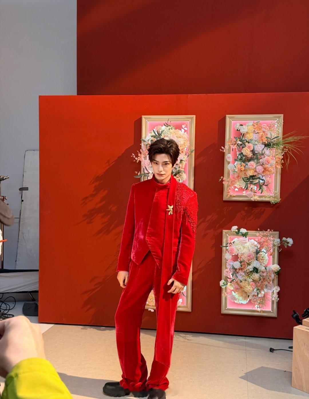 不愧是大爆生丁禹兮，这商业价值顶呱呱，开年新商务再+1，并且是外网同步宣，太强了