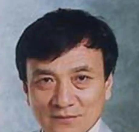 1961年，杨尚昆的二儿子杨绍明，小时候很淘气，一直是中南海里的“孩子王”，就连