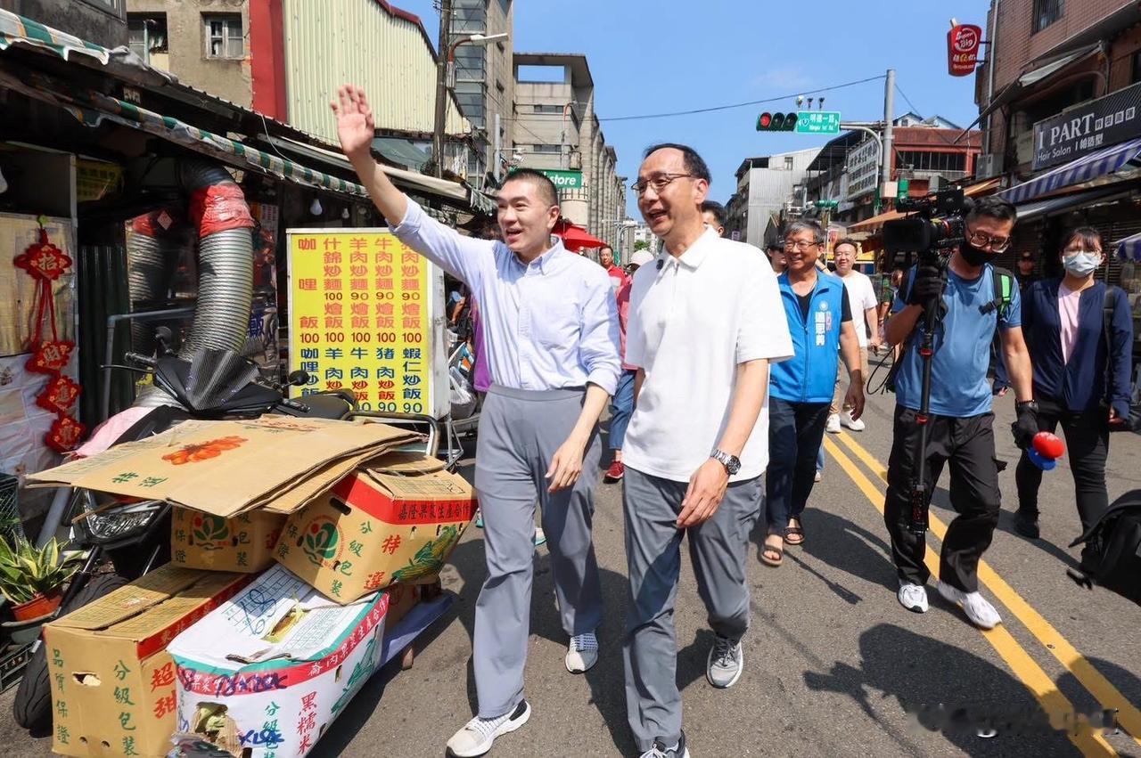 国民党前主席朱立伦今（26日）在脸书发文表示，中秋连假，来到基隆，为谢国梁市长加