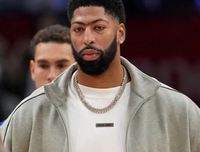 据NBA记者SamAmico报道：华盛顿奇才愿意交易送走安东尼-戴维斯。但