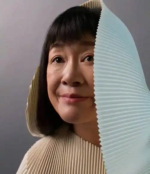曾奇峰有句话说得太透：“女人的生理欲望比男人强烈得多，只是她们的生理结构决定了