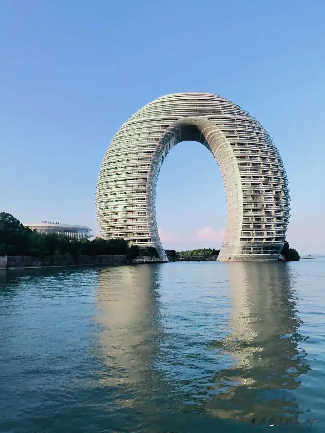 浙江湖州如今的发展战略是“接沪融杭”，环太湖科创圈这个规划倒没有被提起。