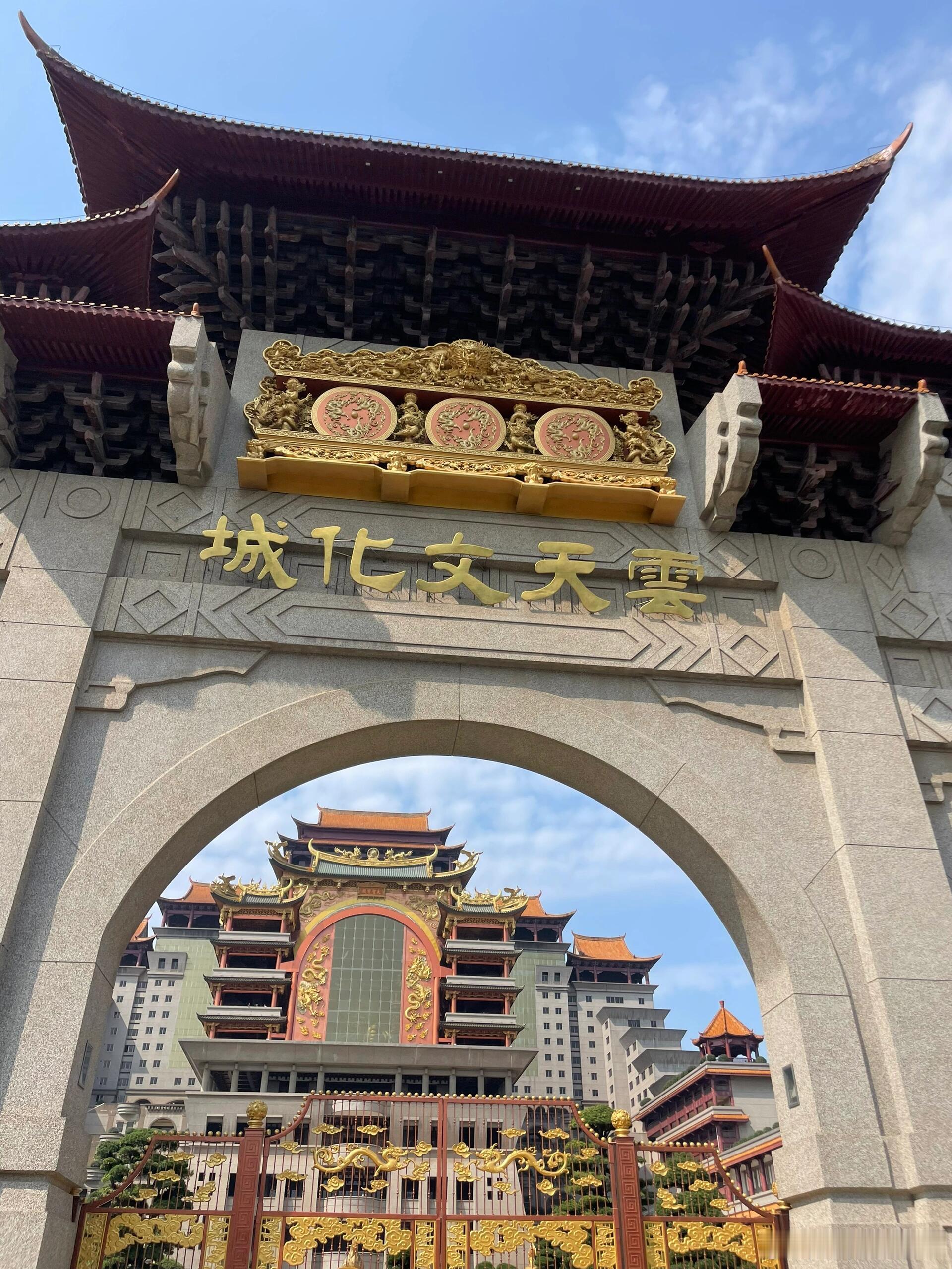 广西不止有山水还有匠心在玉林云天文化城遇见台湾石雕师，他在这里雕刻妈祖像已经1