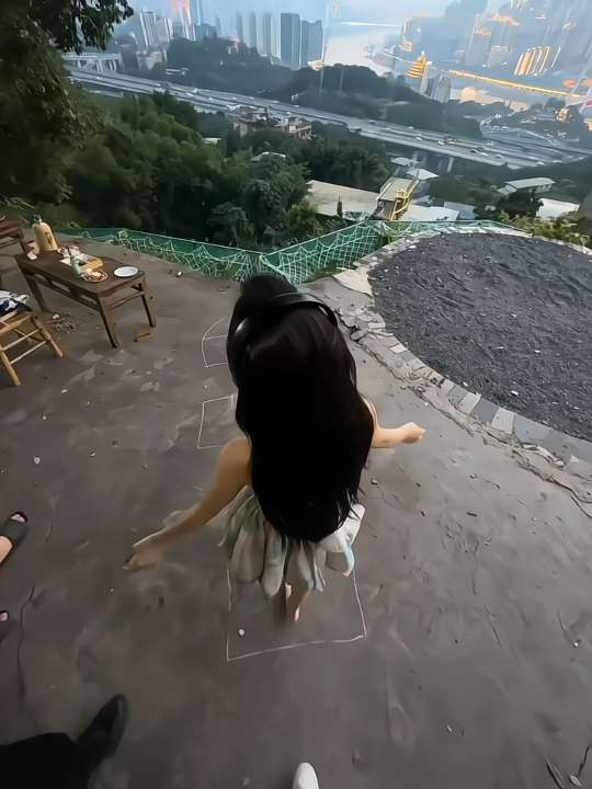“待我长发及腰，归来娶我可好？”