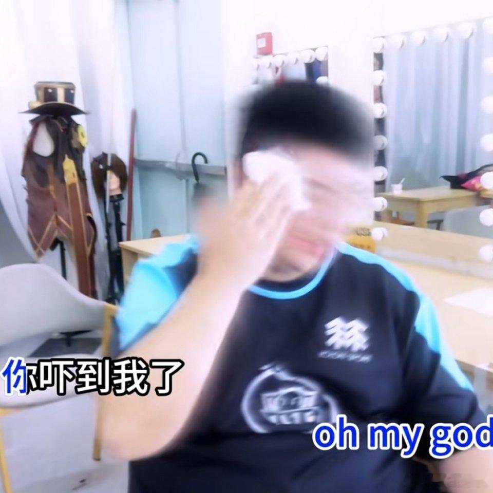 kpl小胖和清清的共创视频，真的有点诡异了有感觉吗我的天，看见这两位互换队服还