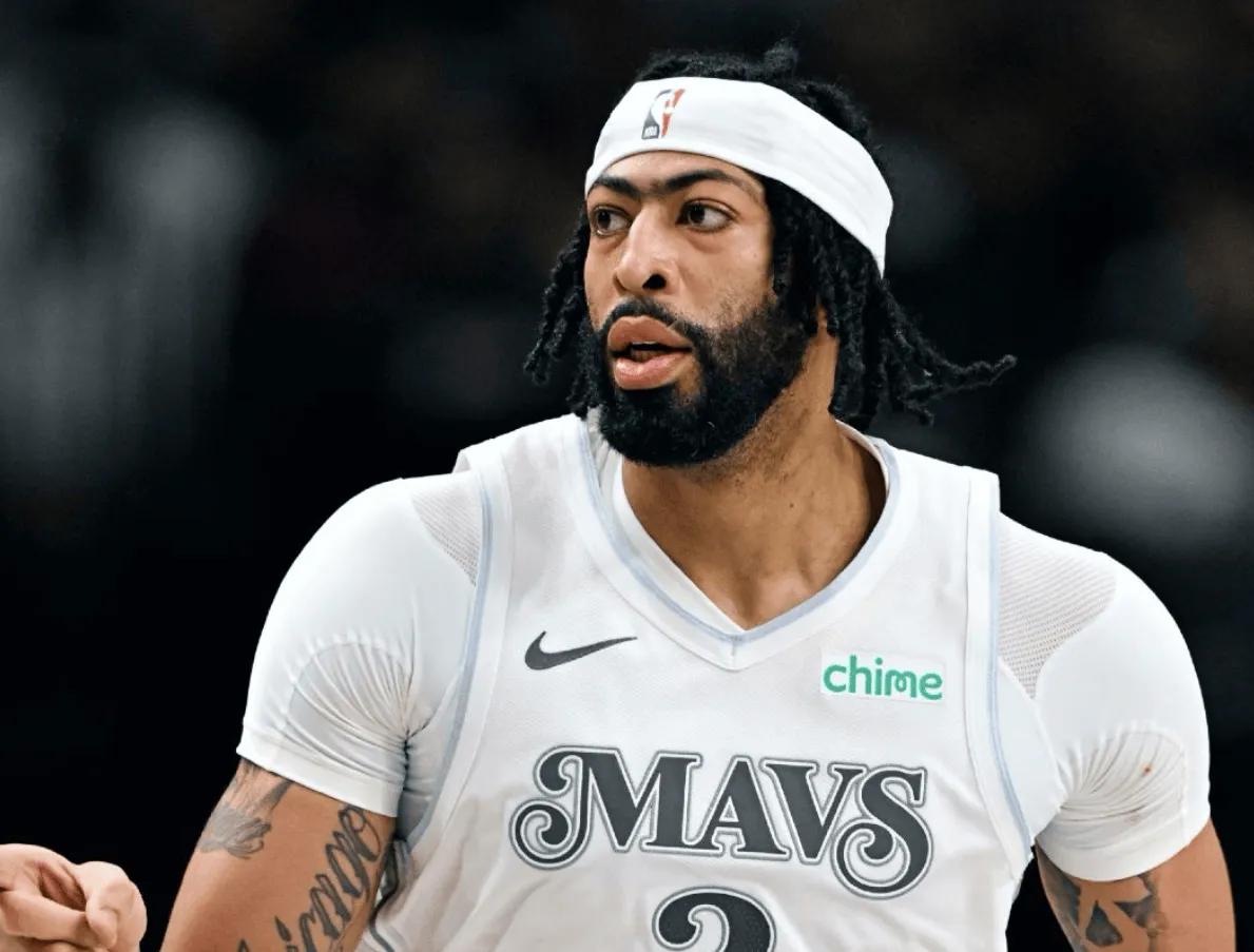 湖人如果真的用克内克特，范德比尔特，克莱贝尔，文森特，加首轮签换回浓眉的话，那湖