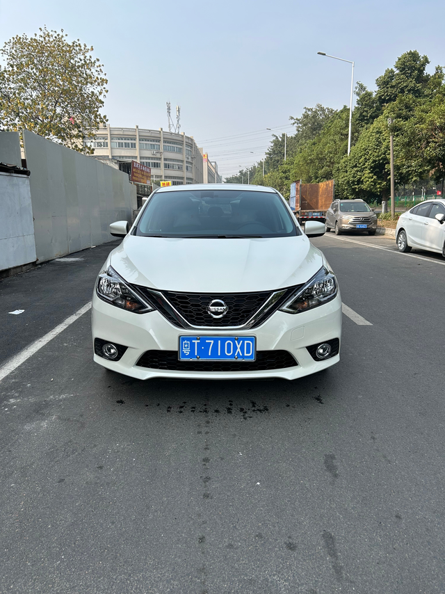 轩逸经典提车一年谈谈感受优点：保养便宜毛病少缺点：起步太肉，没动力，油耗