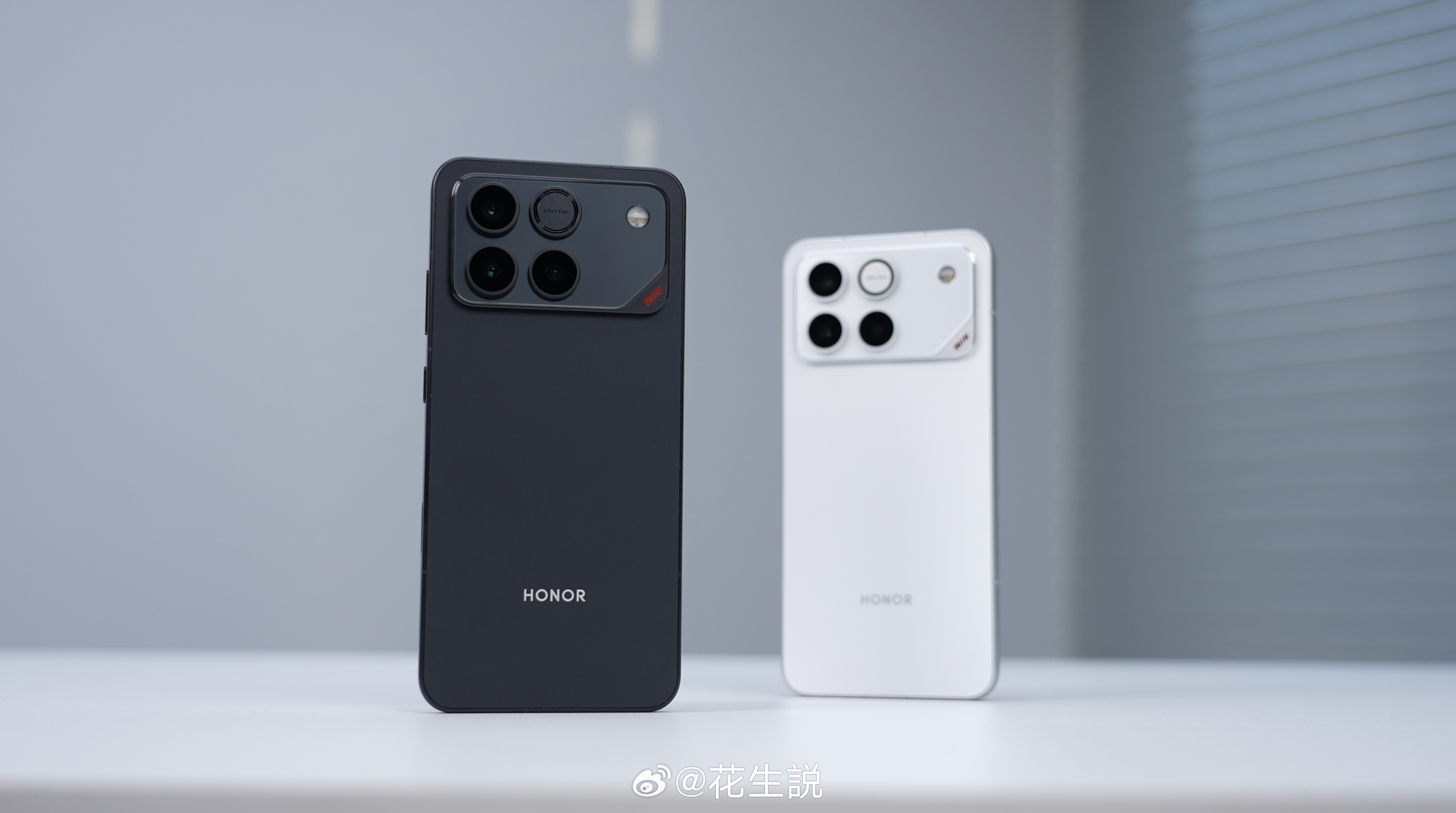 荣耀WIN系列这回出了两款手机，一个高配一个低配。这个WINRT呢，算是次旗舰