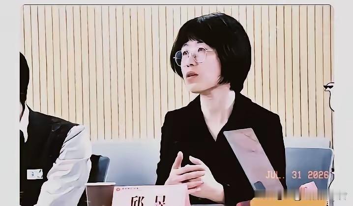 拿着中国的工资，占着育人的讲台，却劝中国女生嫁非洲？这位女教授的‘独立论’，是我
