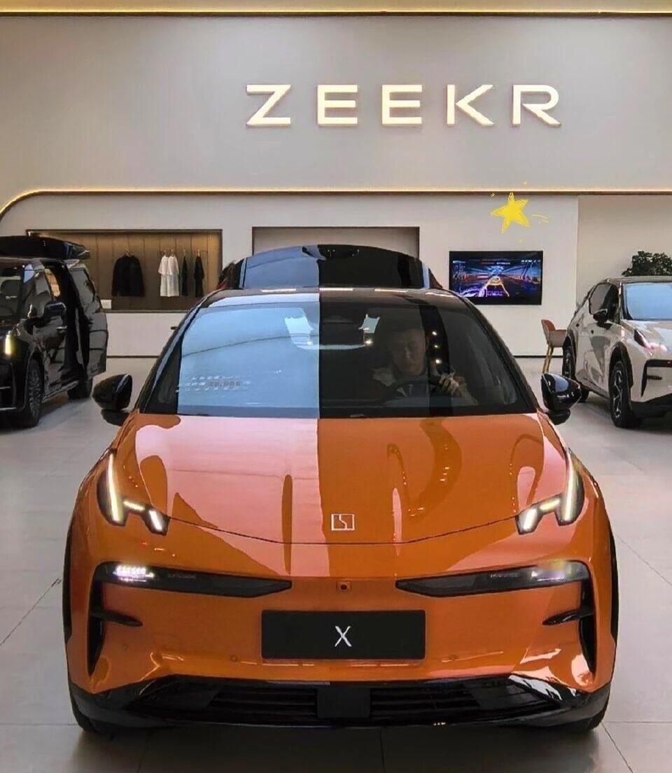 城市通勤为主，极氪X闭眼入日常市区通勤为主，追求颜值和驾驶乐趣，看重车辆的精致感