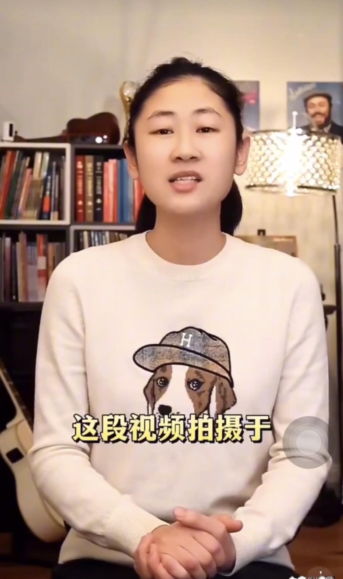 骂75岁的姜昆，不叫严格，叫缺德。当一位75岁的艺术家，握着话筒唱《我和我的祖