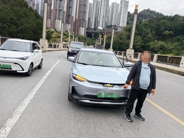 贵阳查获“超级违章王”：354条违法、2.6万罚金，脱审车竟还拉着乘客跑交