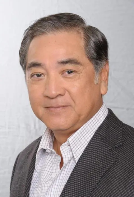 1988年，秦沛向妻子梁盛子提出离婚，并表示可以答应任何条件，但孩子必须跟着自己