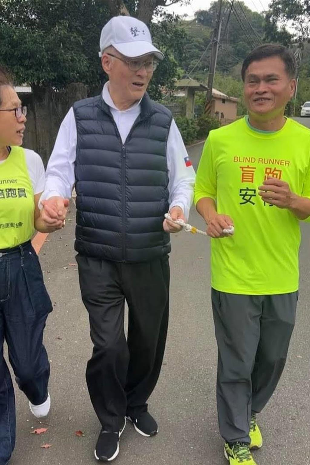 吴敦义近日遭网友冒名发表激烈政治言论，涉及批评国民党、马英九，还预言“国民党下场