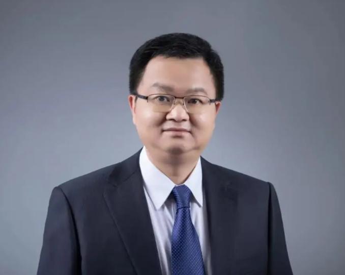 张平文估计在瑟瑟发抖新华社的评论直击要害，