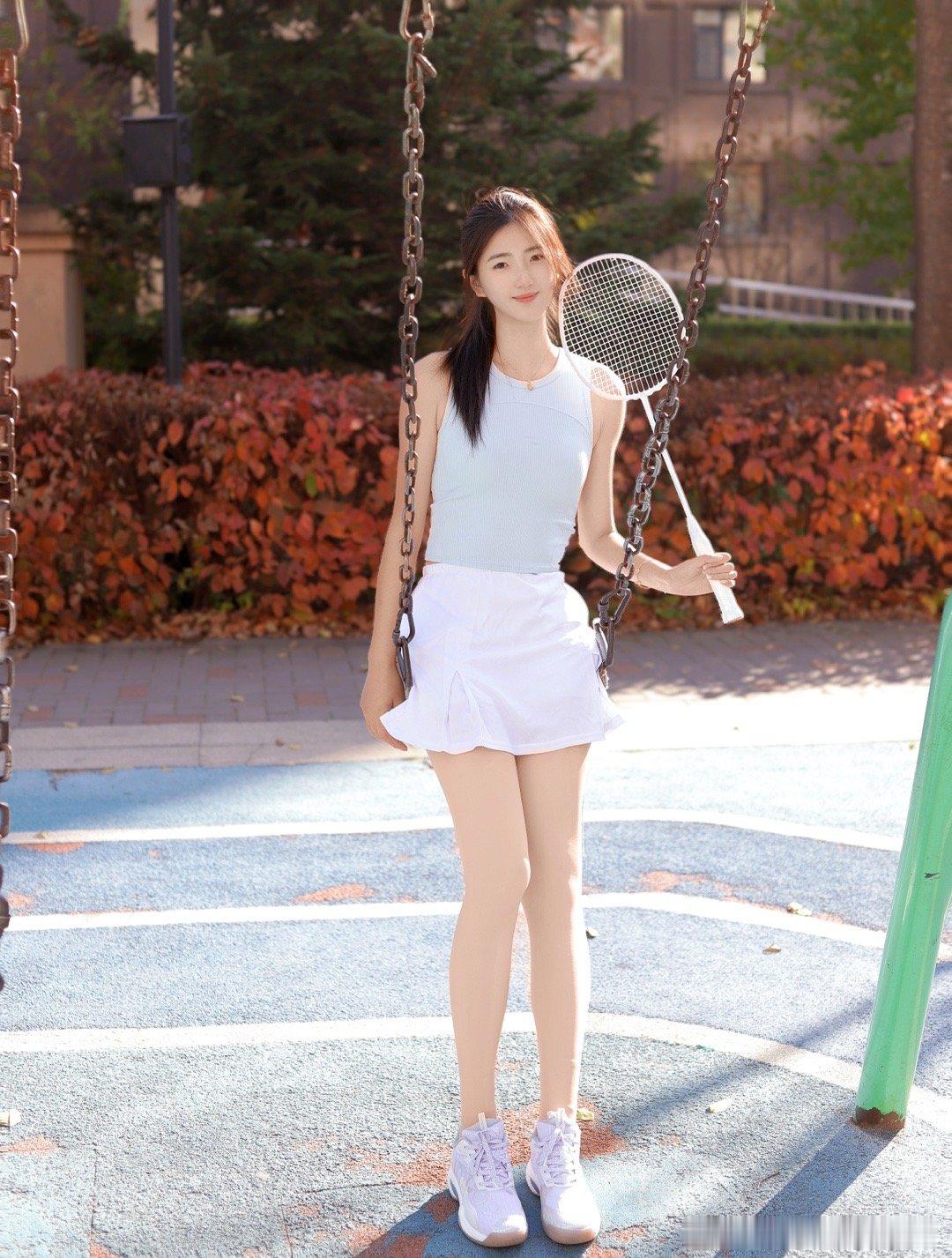 想起来小时候总和妈妈在楼下打羽毛球🏸​​​