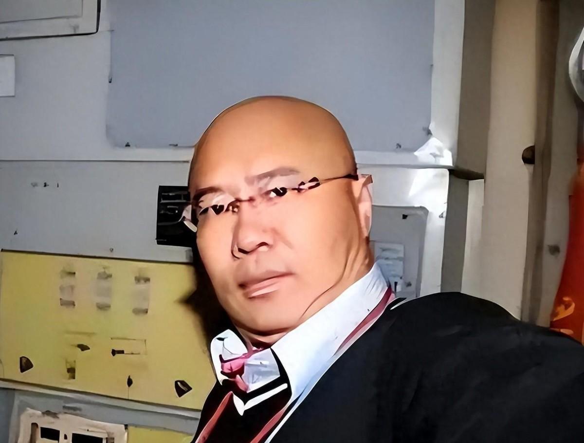 谁能想到，前几年还在外媒上上蹿下跳、公然叫嚣让美军“误炸”中国军舰的所谓“国际军