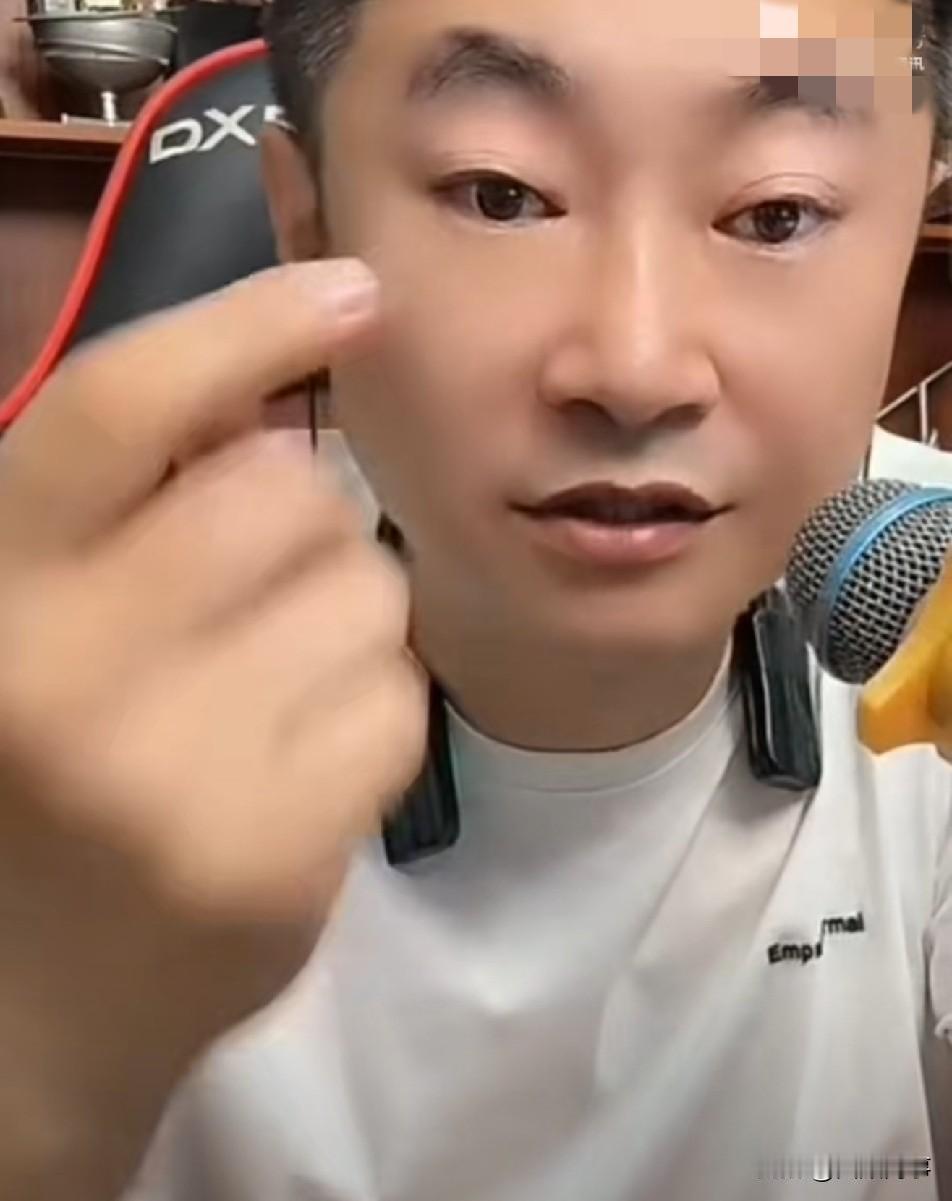 九天讲述二驴大舞台是官方投资让二驴干的！二驴大舞台赚多