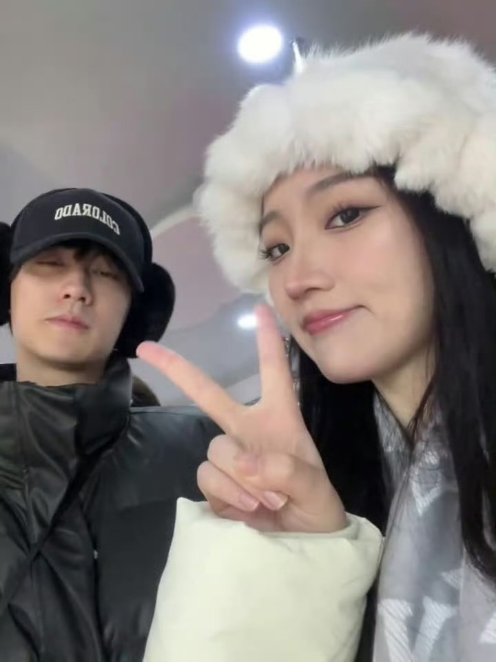 九成美曝田栩宁出轨有孩子九成美晒与田栩宁亲吻视频我不准你们这么说田栩宁！火了之