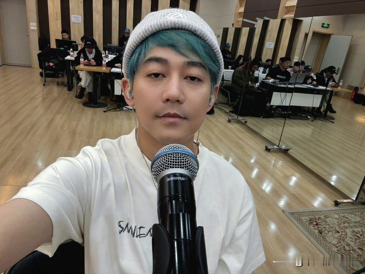 好久没有更新再就业男团6位哥哥的动态了，他们都在干些什么呢？我们一起来看一下吧。