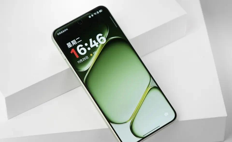 华为Mate70Pro大降价！12+512G直降2600，麒麟芯旗舰香爆了