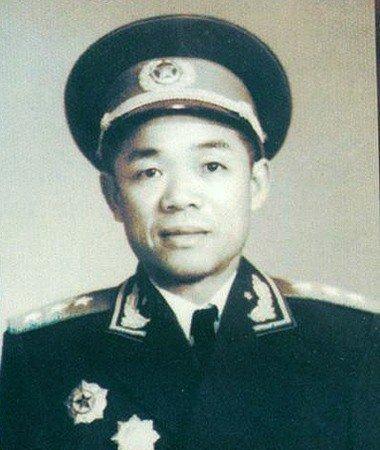 1970年，福州军区司令韩先楚上将正在办公。突然接到1份“秘电”。原来，在江西化