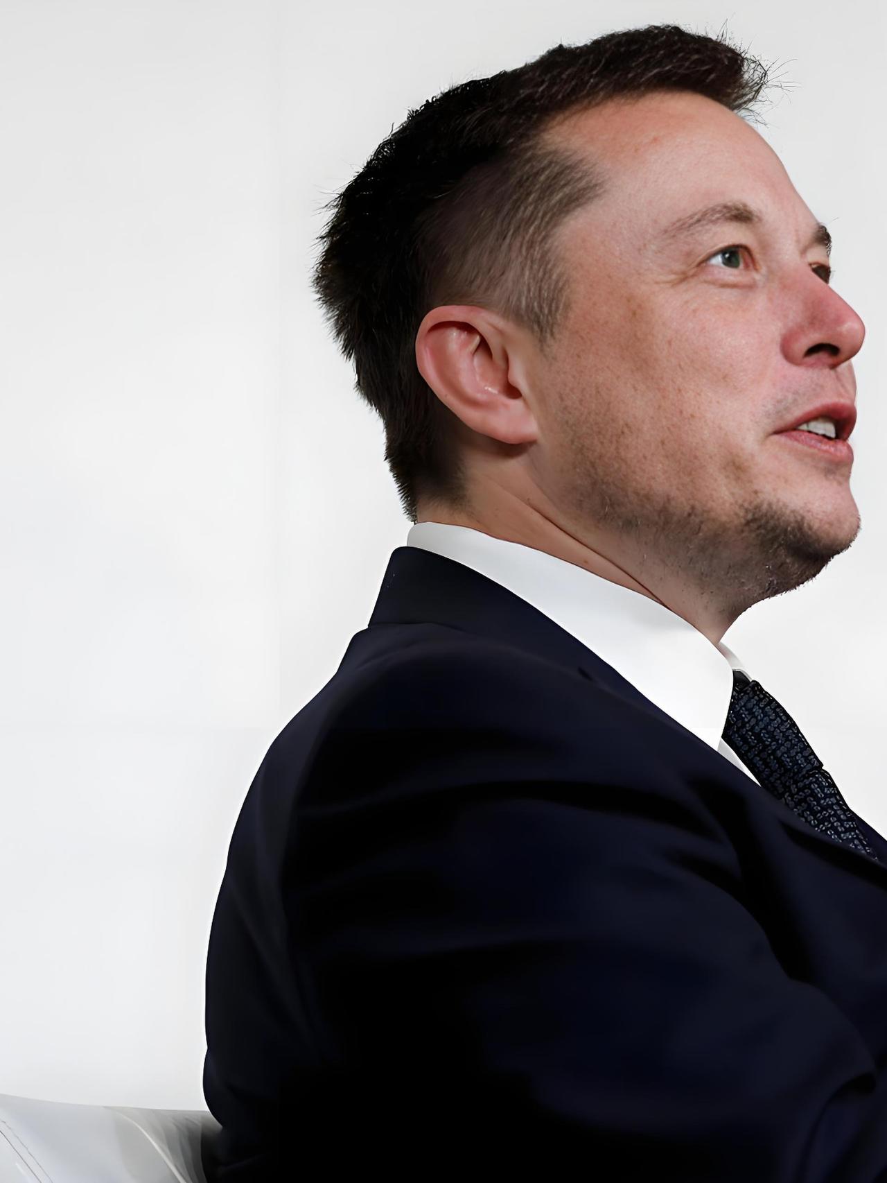 身家已飙升至8000亿美元以上的埃隆·马斯克，在波兰克拉科夫的一场会议上又扔出一