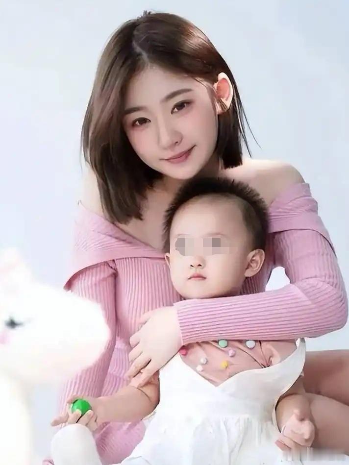 黄一鸣为童锦程发声深陷私生子的童锦程被女方要求每月2万元抚养费加一套杭州房产。