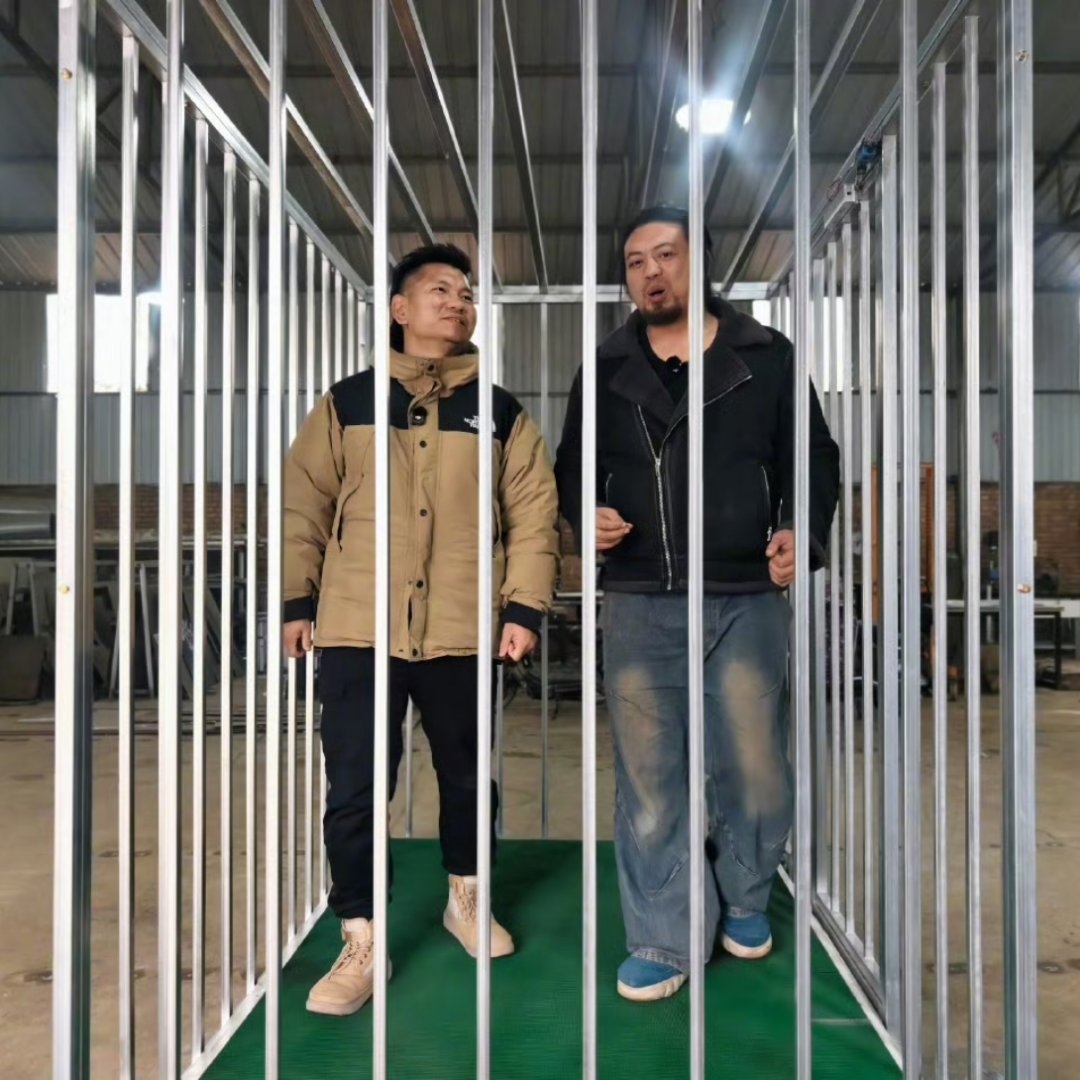 早，去踩缝纫机。