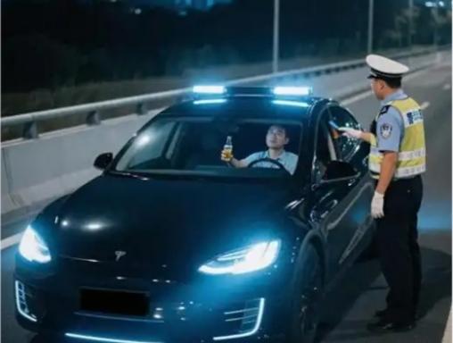 酒后开智驾=找代驾？男子狂飙200公里获刑，法院判决划清致命红线“我开了智