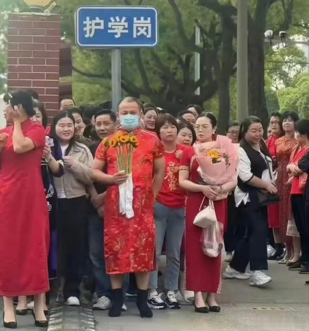 这得考多少分才对得起他爸