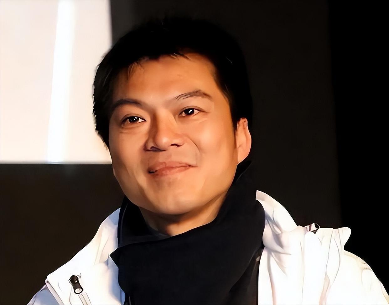 61岁的“乒乓王子”江嘉良，娶了影后吴玉芳37年，俩闺女也出落得亭亭玉立，妥妥的