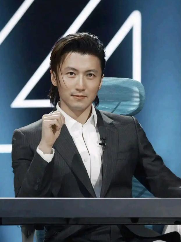 问男人们一个问题，女人不要回答！谢霆锋不爱洗头是不是正常的吗？为什么他和王菲在