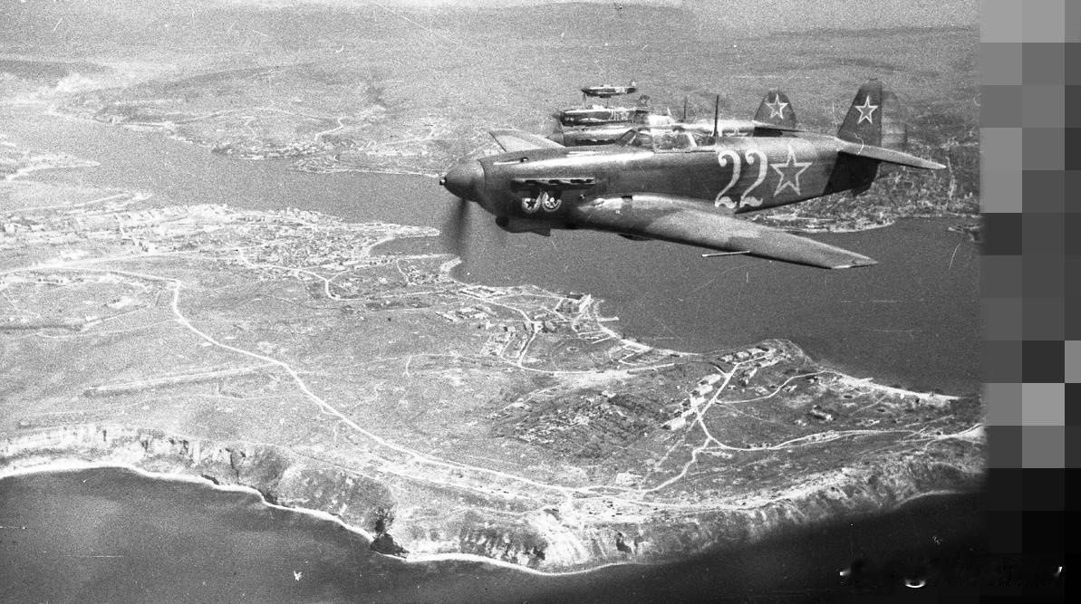 雅克-9战斗机是苏联航空史上一款著名的战斗机，这种战斗机在1942-1948年间