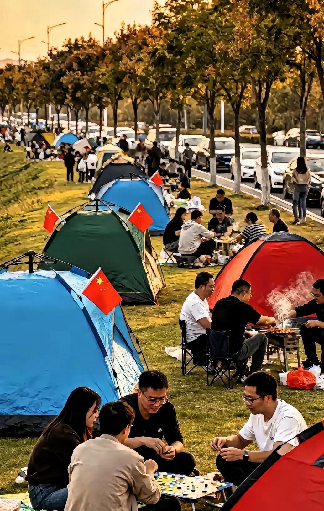 最让人担心的事还是发生了！帐篷“挤走”酒店，真相扎心却没人反驳现在出门玩，