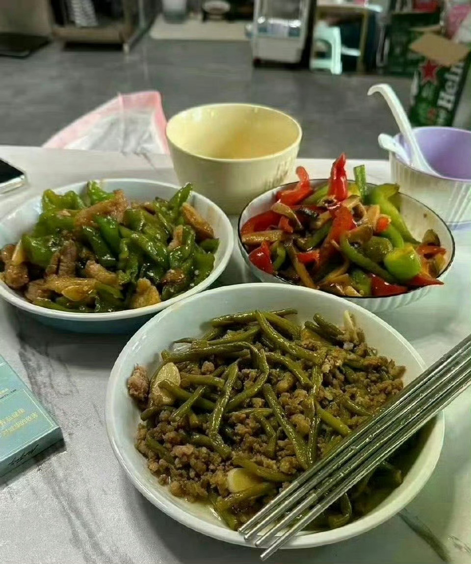 左边是前妻做的，右边是现在老婆做的