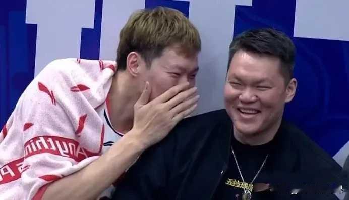 朱芳雨个人能力深不可测！最近，媒体人爆料北京队与曾凡博合同谈崩，原因是曾凡博