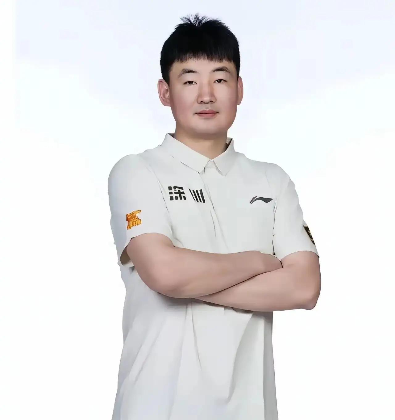 随着深圳队正式官宣，顾全成为CBA最年轻的主教练！顾全上个赛季还是球员身份，不