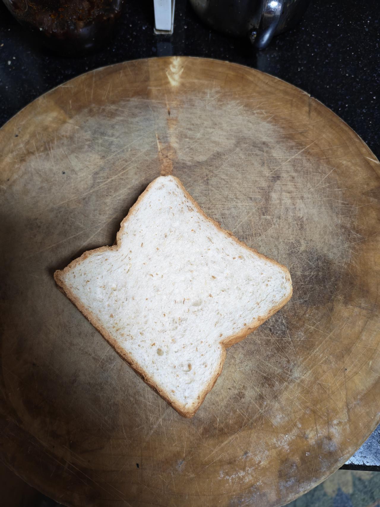 每天给孩子做早餐是比较头疼的一件事，面包吃两天不想吃，稀饭吃两口不吃。饺子馄饨也