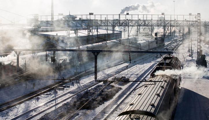 普京访印归来！克宫宣布俄因财政困局暂停连接乌鲁木齐的北西伯利亚铁路项目。该项目预