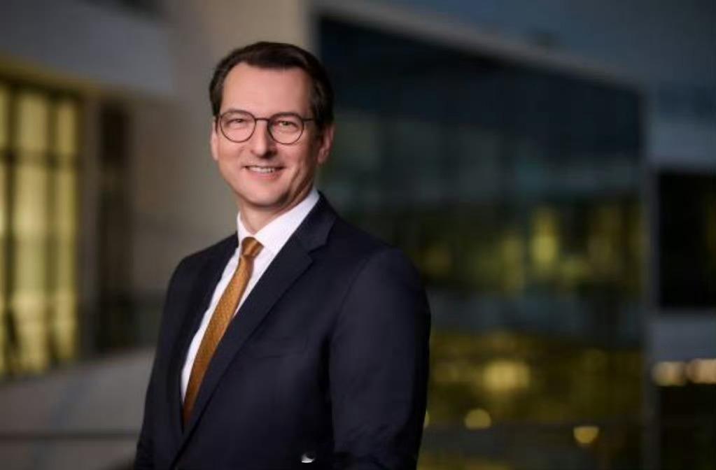 宝马官宣换帅！宝马现任CEO齐普策将于2026年4月退休！诺德科沃奇将接任!